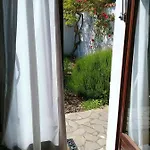 Maison Charmante Aux Mathes Avec Jardin Cloture. *