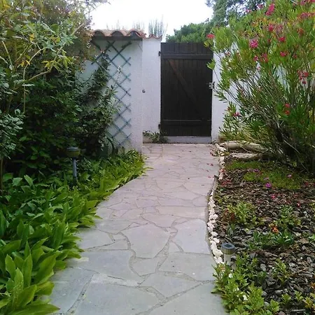 Σπίτι διακοπών Maison Charmante Aux Mathes Avec Jardin Cloture. *