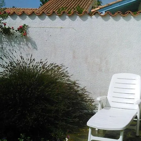Maison Charmante Aux Mathes Avec Jardin Cloture. * Les Mathes