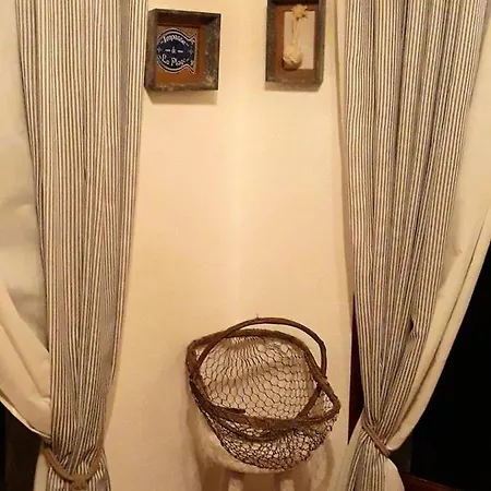 Maison Charmante Aux Mathes Avec Jardin Cloture. بيت للعطل لو ماثيز
