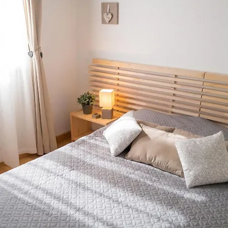 Maison Charmante Aux Mathes Avec Jardin Cloture. Holiday home