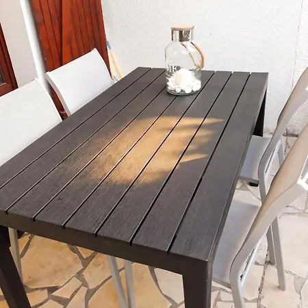 Maison Charmante Aux Mathes Avec Jardin Cloture. *